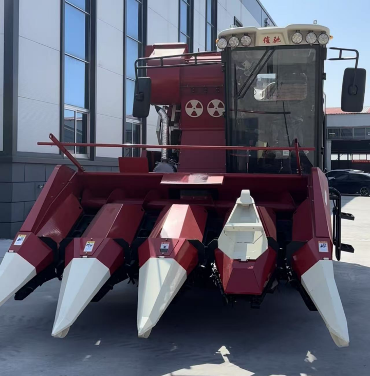4Rows Corn Combine Harvester 3